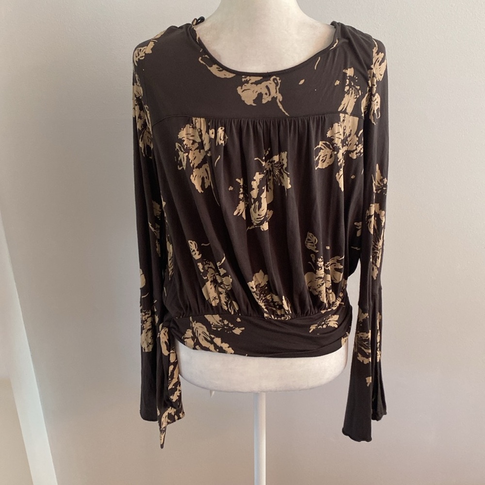 Free people split arm wrap top size small - Picture 6 of 11